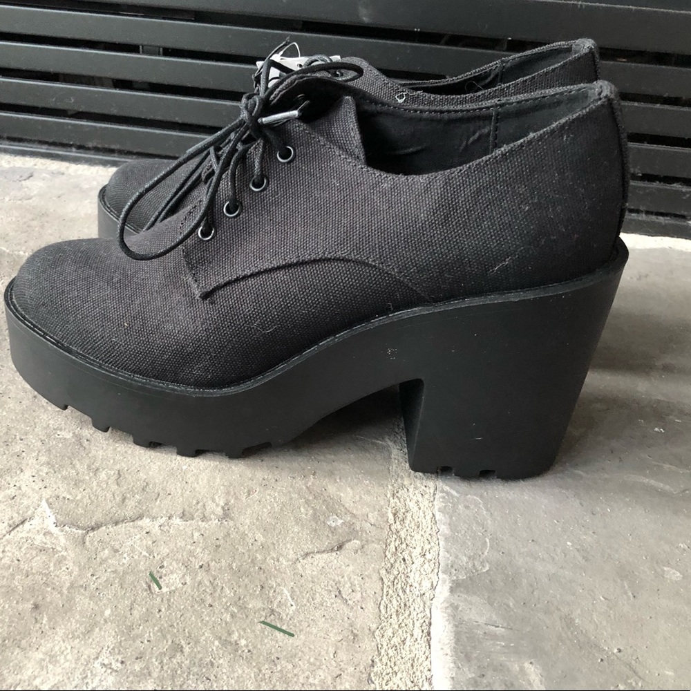 Black wedge shoes 🖤❤️💄